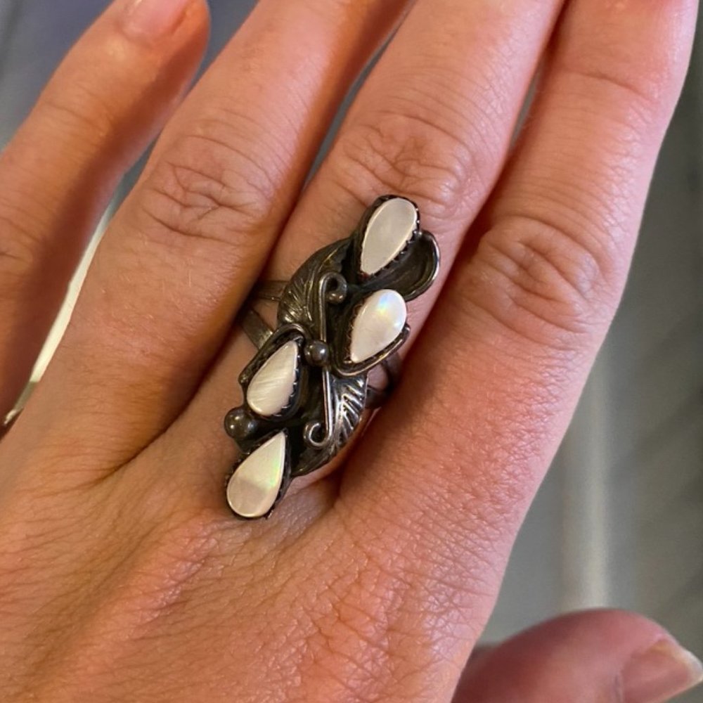 VINTAGE Multi-Stone Mother of Pearl Ring -8.25